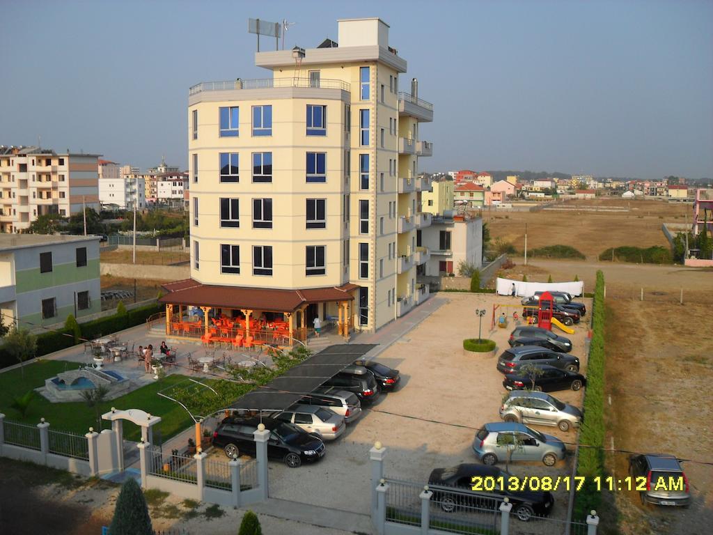 Hotel Restaurant Globi เวลิโปเยอ ภายนอก รูปภาพ