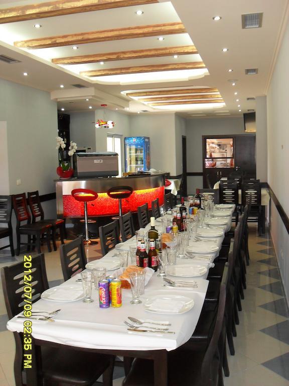 Hotel Restaurant Globi เวลิโปเยอ ภายนอก รูปภาพ