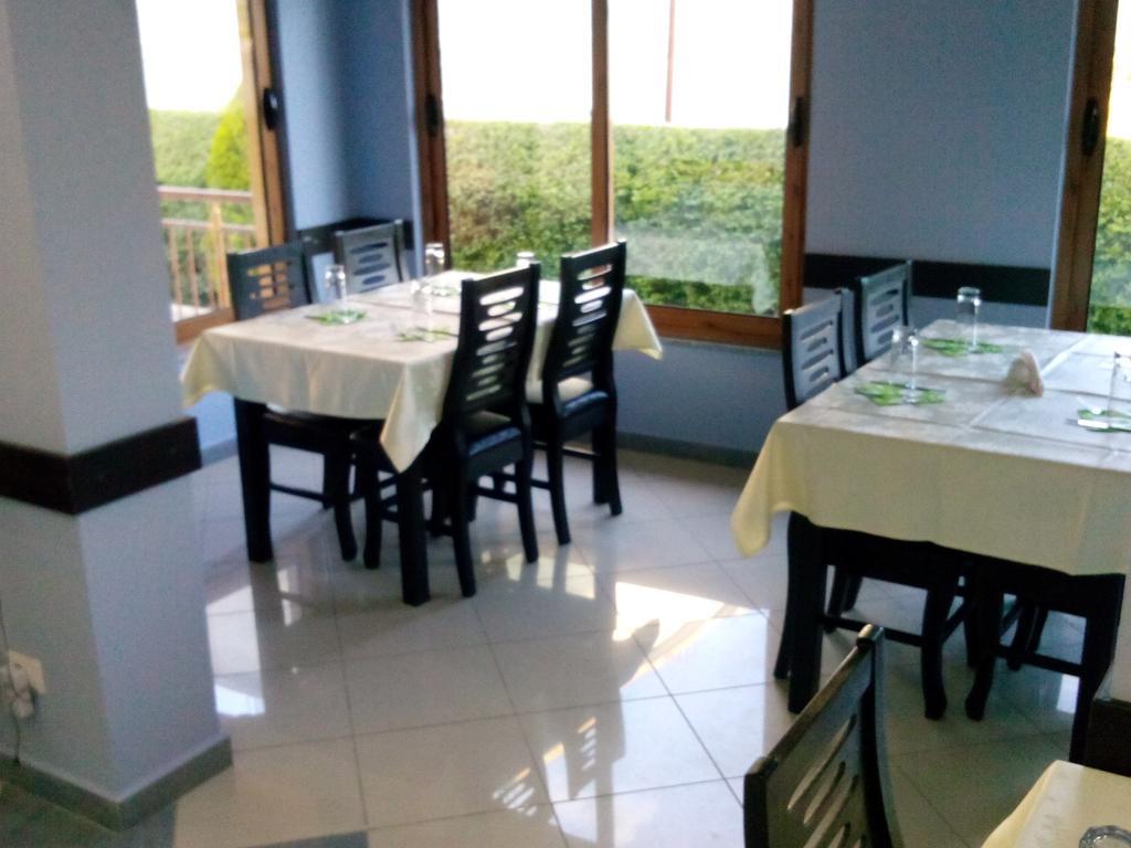 Hotel Restaurant Globi เวลิโปเยอ ภายนอก รูปภาพ